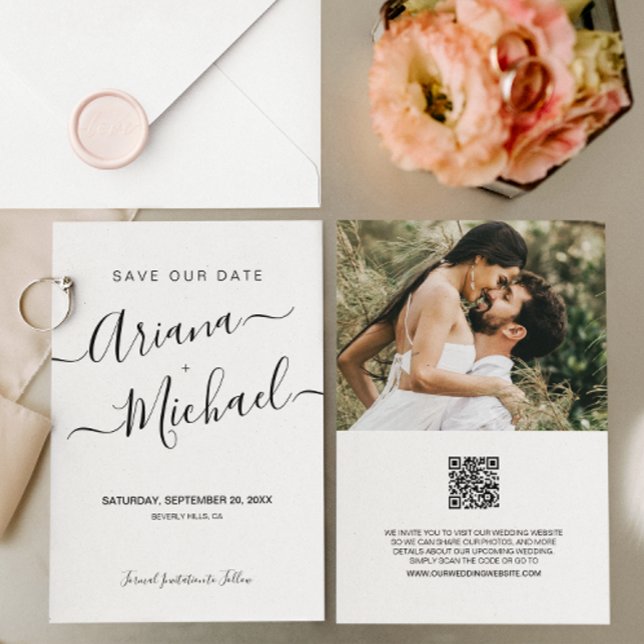 Webbplatsen med minimal Anpassningsbar Namn fotot  Spara Datumet (Simple, chic, minimal wedding save the date photo card.)