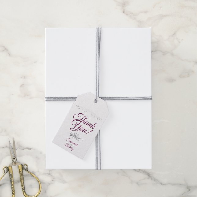 Wedding Favor Tack White med Cassis Lila Presentetikett (Med Snöre)