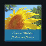 Wedding Favors Summer Bröllop Sunblommor Magnet<br><div class="desc">Bröllopsfavoriter Sommarblommor Lägg till solblommor i Bröllop-Bröllop, Bride Groom Namn Personlig Tack för att du lyssnar på och delar med dig av Baslee Troutman-gåvorna med familj och vänner. Bokför den här webbplatsen för underbara presentidéer hela året! Jag är så tacksam och välsignad. FÅR DU EN GIFT? KOMBINERA flera produkter. Kalendrar,...</div>