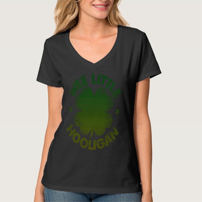 Wee Little Hooligan   St Patrick's Day Shamrock T Shirt (Framsida)