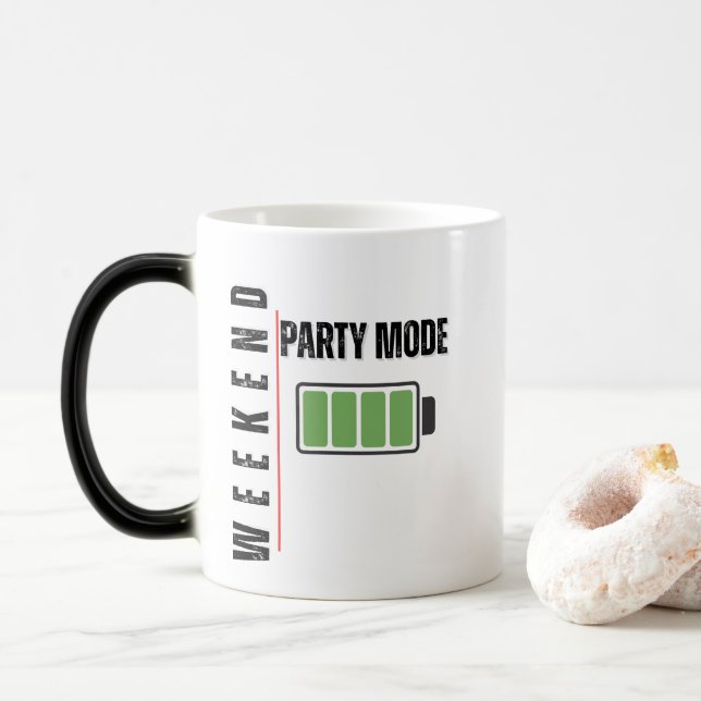Weekend Party Mode – Full Battery Energy Design Magisk Mugg (Med munk)