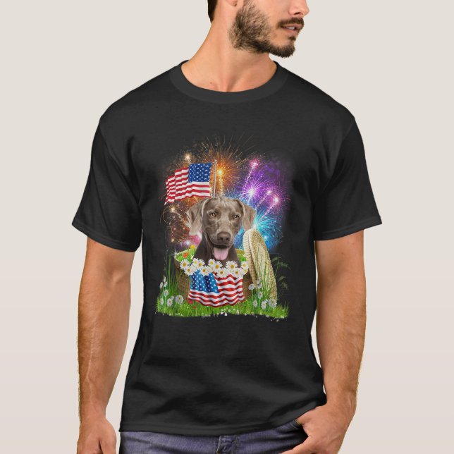 Weimaraner Patriotic American Flagga Fireworks 4th T Shirt (Framsida)