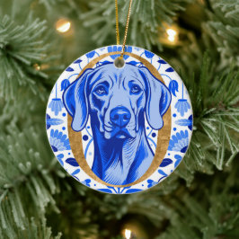 Weimaraner som tittar genom bokstaven "O" i Guld Julgransprydnad Keramik