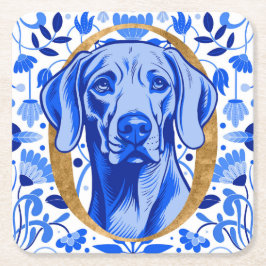 Weimaraner som tittar genom bokstaven "O" i Guld Underlägg Papper Kvadrat