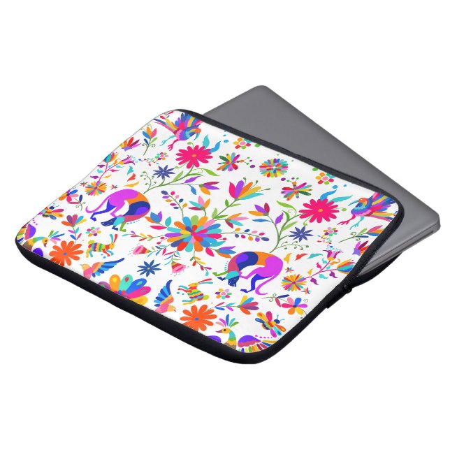 Weims, Rabbits, & Birds Otomi styled pattern  Laptop Fodral (Framsida topp)