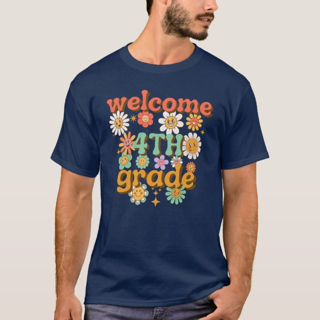 WELCOME 4TH GRADE  BACK TO SCHOOL FIRST DAY SCHOOL T SHIRT (Framsida)
