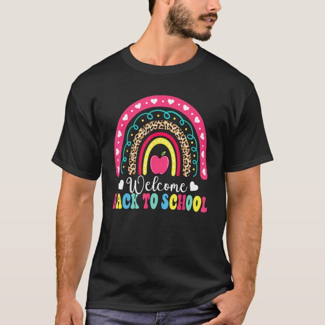 Welcome Back To School Leopard Rainbow Teacher Stu T Shirt (Framsida)