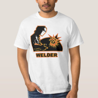 Welderen skapar sparksna för att fly. t-shirt