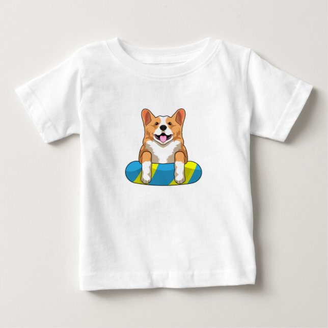 Welsh Corgi vid Swimming med Swimming board T Shirt (Framsida)