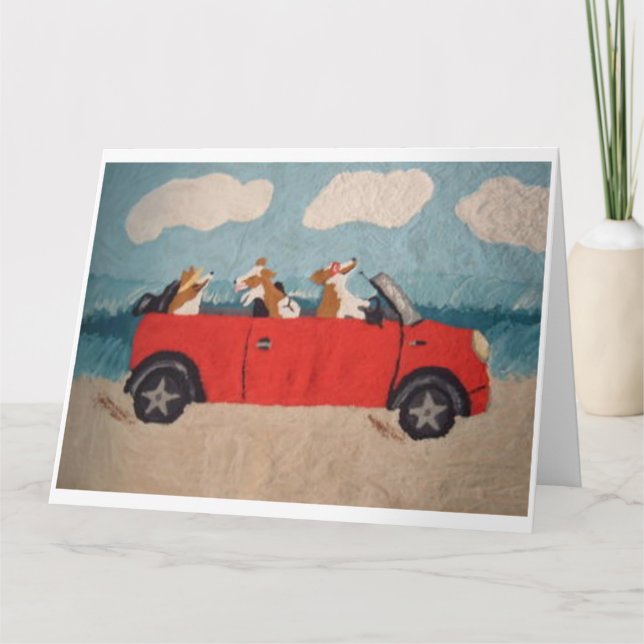 Welsh Corgis i en röd cabriolet på stranden Kort (Framsida)