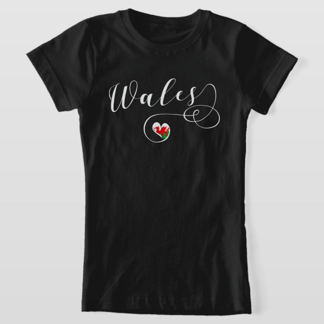 Welsh Flagga in Heart, Wales T-Shirt (Laydown)