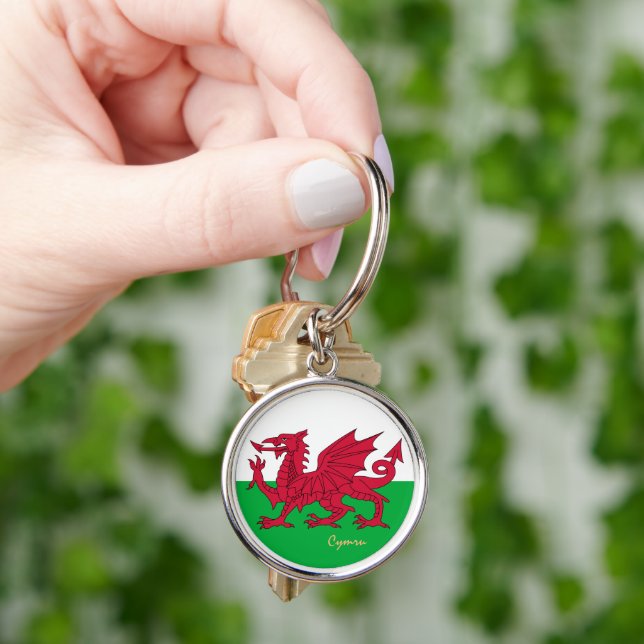 Welsh Flagga & Wales mode, sport/Cymru keychain Rund Silverfärgad Nyckelring (Hand)
