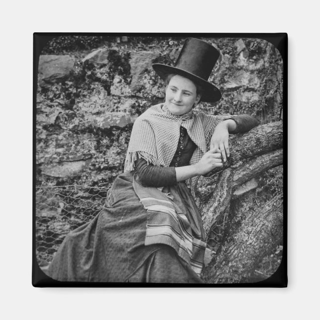 Welsh Girl Traditional Dress Circa 1890 Magnet (Framsidan)