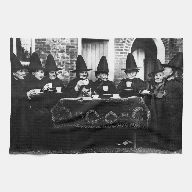 Welsh Witches with Tea Crone Teatime Kökshandduk (Horisontell)