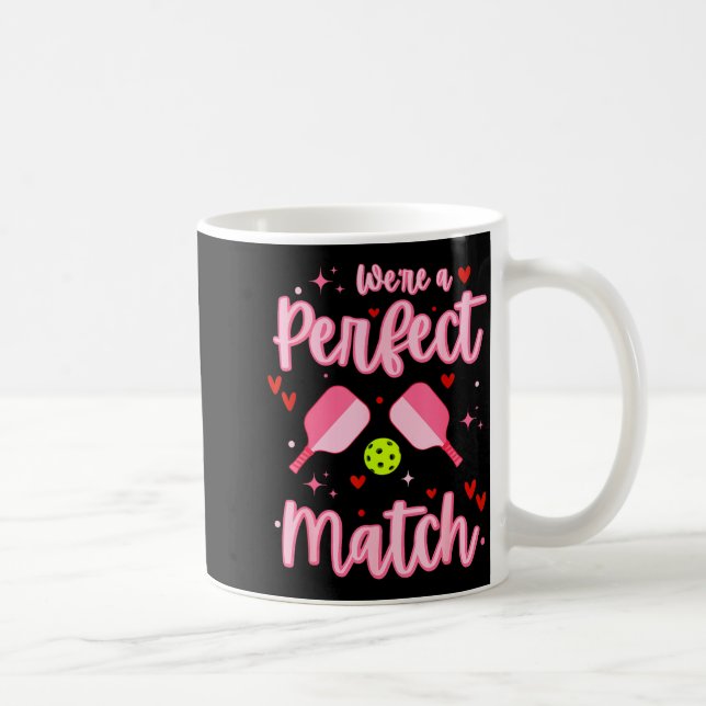 We're A Perfect Match Funny Ckleball Valentines Da Kaffemugg (Höger)