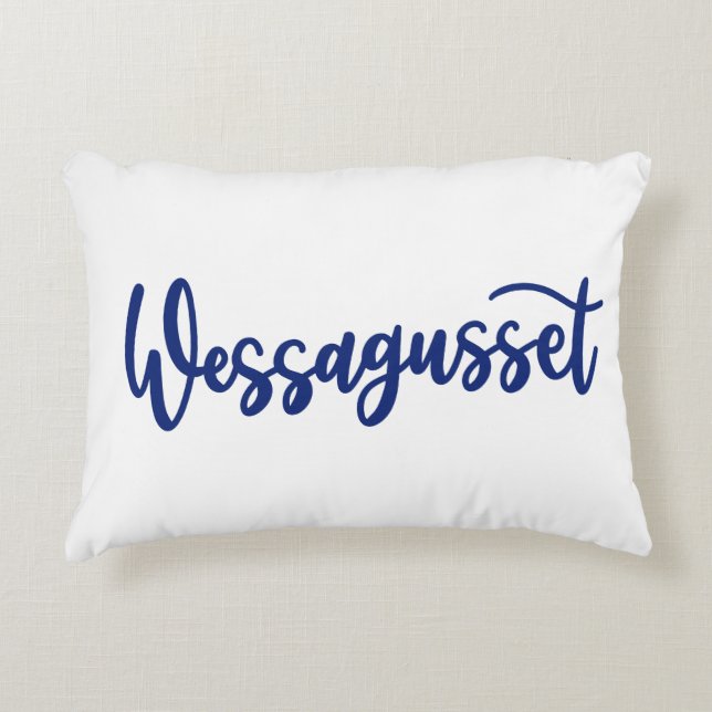 Wessagusset Dainty Scripts Pillow Prydnadskudde (Framsidan)