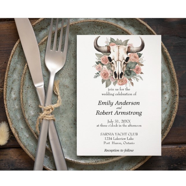 Western Boho Cow Blommigt Skull Sage Bröllop Inbjudningar (Boho Western Wedding Floral Skull Wedding Suite Dusty Rose and Sage Wedding Colors.)