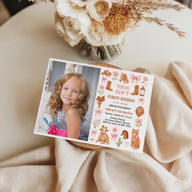 Western Coquette Cowgirl 1st Birthday Cute Pink Inbjudningar (Western Coquette Cowgirl 1st Birthday Cute Pink Invitation)