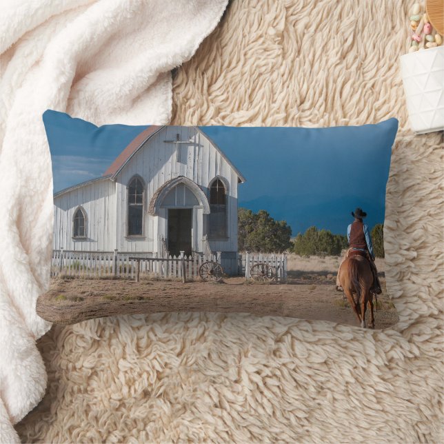 Western Cowboy Riding Horse to Church Lumbarkudde (Filt)