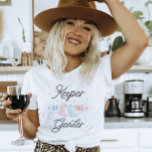 Western Cowboycowgirl Keeper of the Gender Reveal T Shirt<br><div class="desc">Den här Westerna Genderna Reveal-skjortan är perfekt för alla land Gender-uppvisningar! Den här vackra skjortan är perfekt för den mycket viktiga person som ansvarar för att hålla den stora hemligheten. Den är utrustad med texten "Innehavare av Genderna". Få redot att sadda upp för en rootin-tootin-gender som fångar Vilda western anda!...</div>