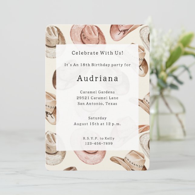 Western Pink Cream Cowgirl Hats Birthday Inbjudningar (Stående Fram)