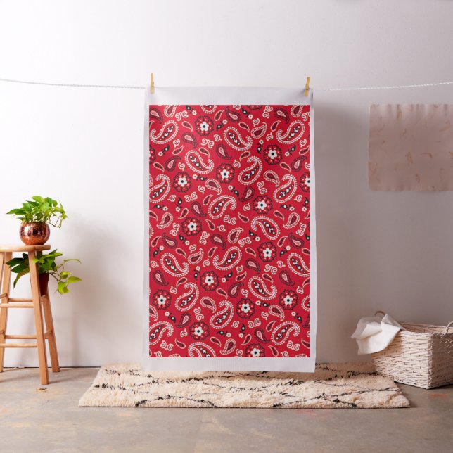 Western Red Paisley Tyg (In Situ)