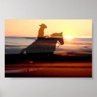 Westerna Cowgirl som kör ut i solnedgången Poster