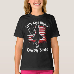Westerna flickor i land har en högre boot t shirt