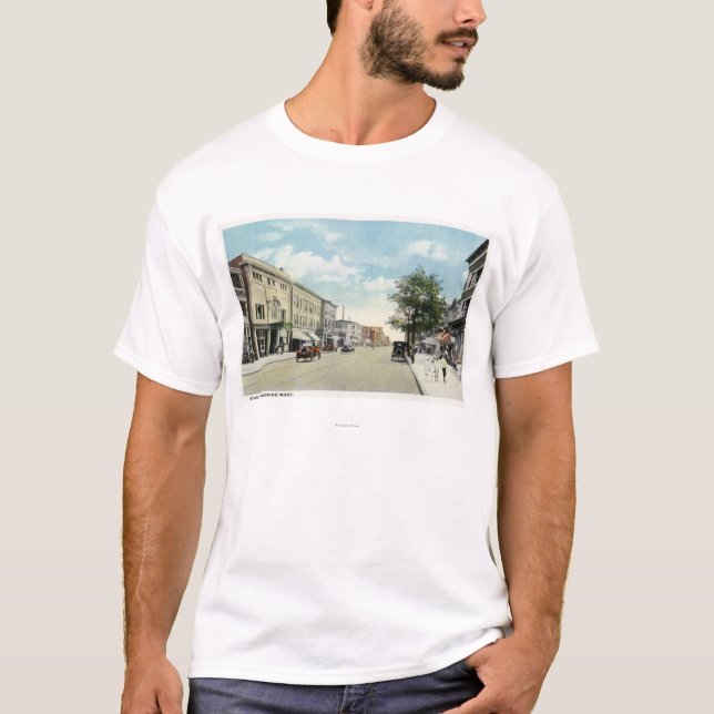 Westernt beskåda av den statliga gatan tee (Framsida)