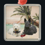 Westie & Scottie på Palmy Beach Julgransprydnad Metall<br><div class="desc">Att glädjas åt handflatan träd på denna bigård,  denna Westie och skotska tillbringar en lycklig dag tillsammans! Har du en Westie och Scottie? Dessa formgivningar skapas från min originalteckning och finns tillgängliga på kläder,  novelty och presentartiklar! Njut!</div>