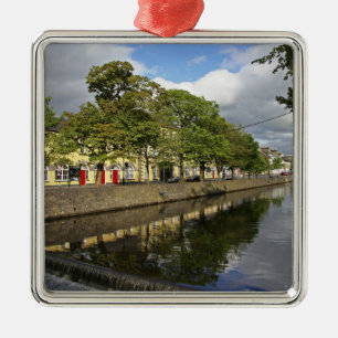 Westport, Irland. Den atlantiska staden Julgransprydnad Metall
