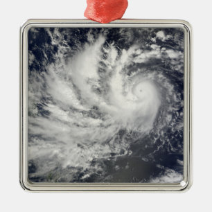 Westward TyphoonParma heading Julgransprydnad Metall