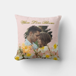 Where Love Blooms Pillow | Spring Romance Throw  Kudde