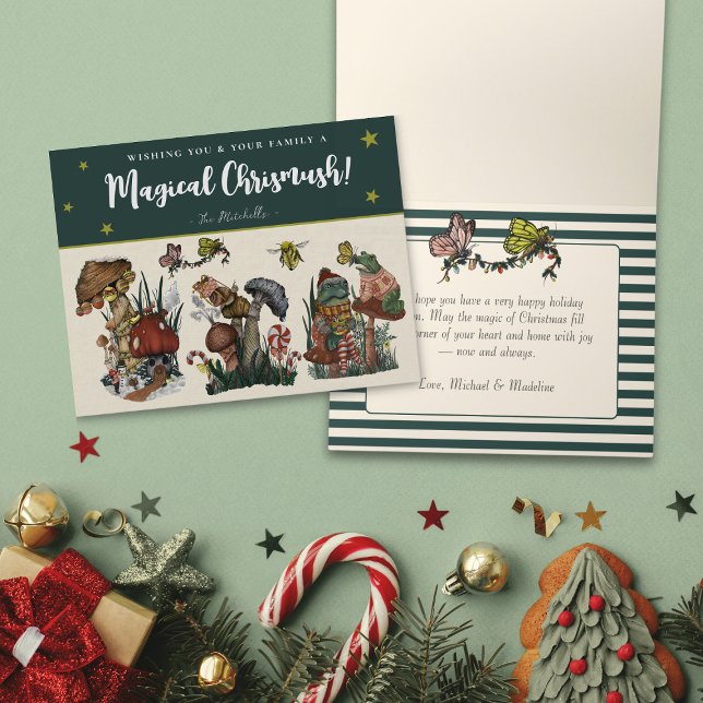 Whimissisk Grönt Merry Magic Mushroom Jal Hol Helgkort (Green magical mushroom christmas card with whimsical illustrations of mushrooms, frogs and snails)