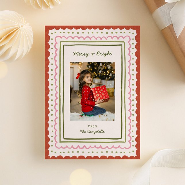 Whimissiskt handritat julfoto i Ramar Julkort (whimsical hand-drawn scalloped and curly frames holiday photo card)