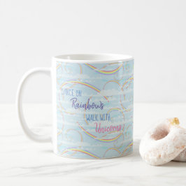 Whimistiskt regnbåge och moln kaffemugg