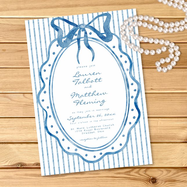Whimsical Blå Akvarellbåge Rand Bröllop Inbjudningar (Whimsical Blue Watercolor Bow Stripe Wedding Invitation)