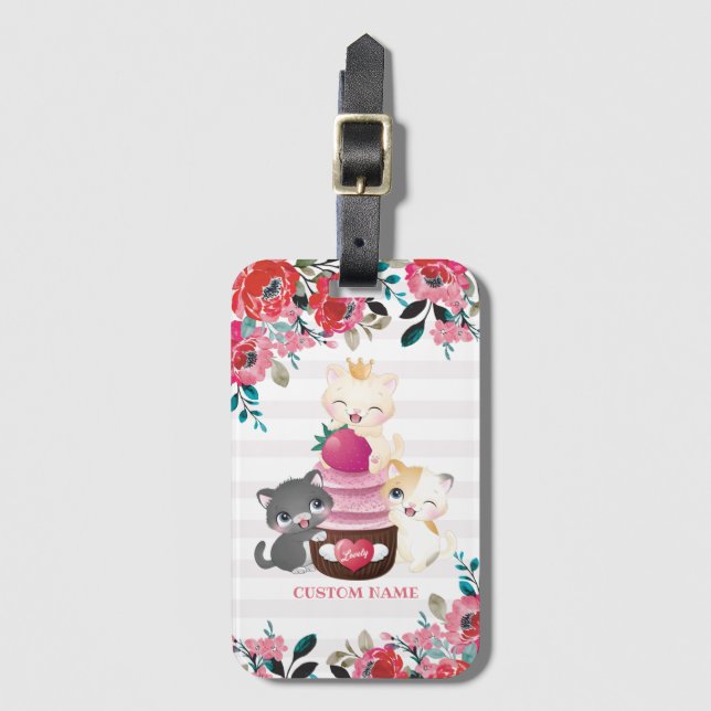 Whimsical blomster serieteckning katter jordgubb c bagagebricka (Framsida vertikal)