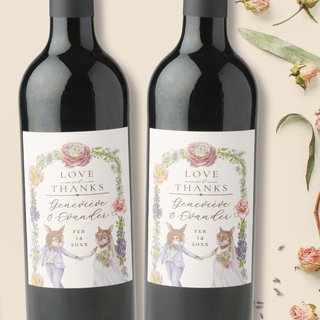 Whimsical Boho Bunny Rabbit Kärlek Blommigt Bröllo Vinflaska Etikett (Illustrated bunny rabbit themed wedding wine labels,)