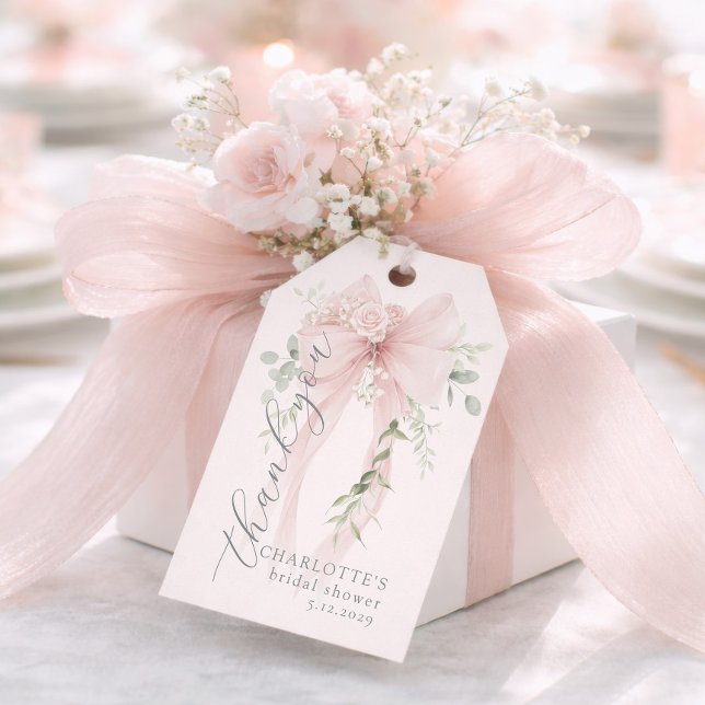 Whimsical Bow She is tying the knot Bridal shower Presentetikett (Skapare uppladdad)