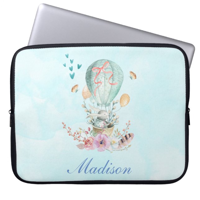 Whimsical Bunny Riding i en Luftballong Laptop Sleeve (Framsidan)