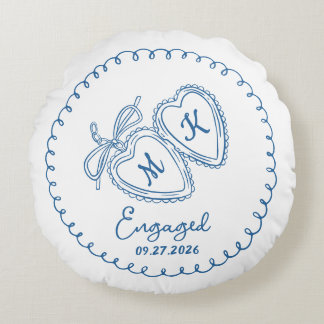 Whimsical Engaged Couple Blue Hearts Trendy Doodle Rund Kudde