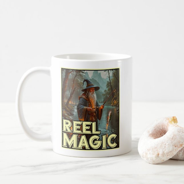 Whimsical Fishing Wizard Kaffemugg (Med munk)