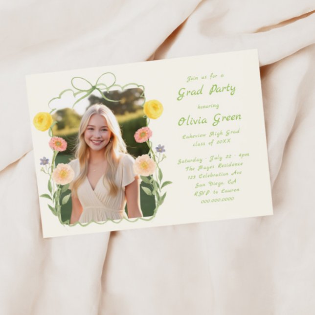 Whimsical Floral Frame Graduation Invitation Inbjudningar (Skapare uppladdad)