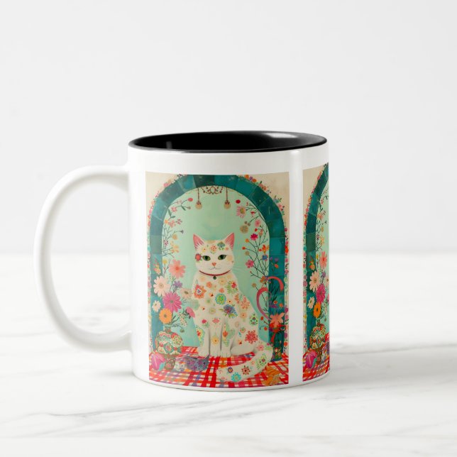 Whimsical Floral Meadow Cat Art Två-Tonad Mugg (Vänster)