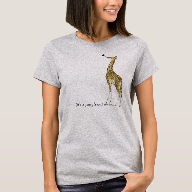 Whimsical Giraffe Butterfly T-shirts (Framsida)