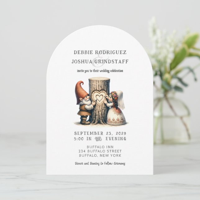 Whimsical Gnomes Fun Wedding Invitation  Inbjudningar (Stående Fram)