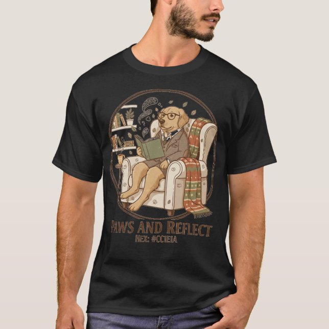 Whimsical Golden Retriever Reading Book Design T Shirt (Framsida)