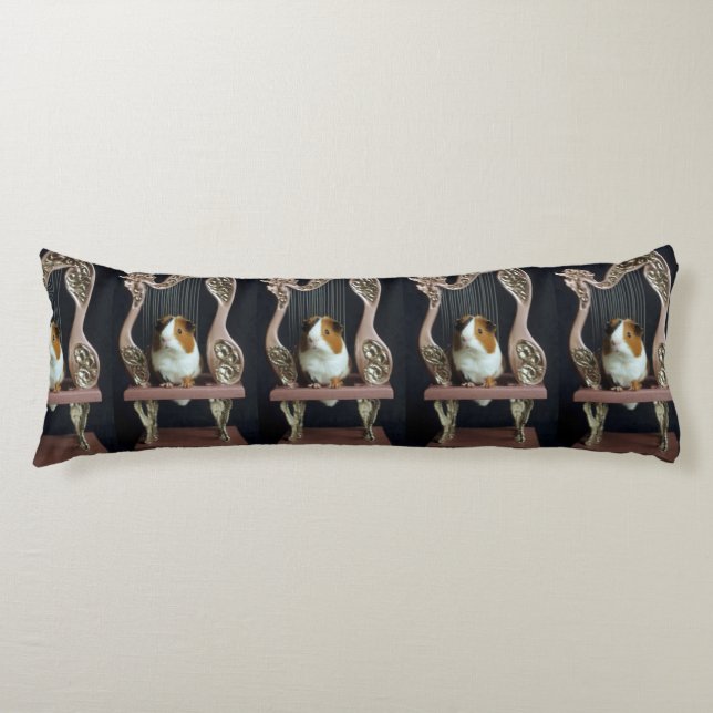 Whimsical Guinea Pig Harp Body Pillow Kroppskudde (Framsidan)