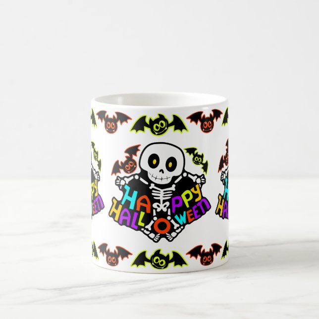 Whimsical Halloween-skelett och fladdermusdesign Kaffemugg (Center)